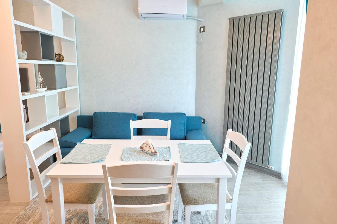 Moonlight Studio - Spa N Pools Beach Resort Mamaia Εξωτερικό φωτογραφία