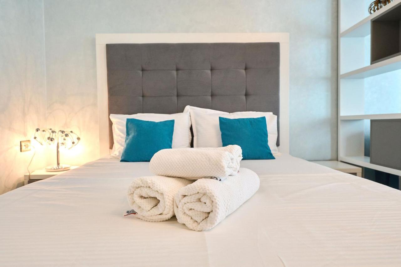 Moonlight Studio - Spa N Pools Beach Resort Mamaia Εξωτερικό φωτογραφία